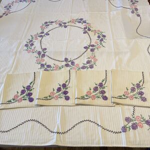 Vtg. Tablecloth W/4 Napkins Square 46 X 46 Embroidered Purple & Pink Flowers